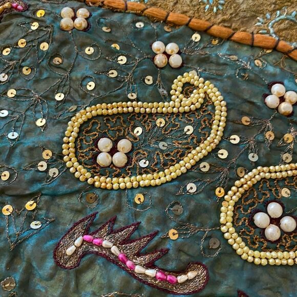 Indian 100% silk beaded wall decoration 38x59 inch, handmade - Picture 3 of 9